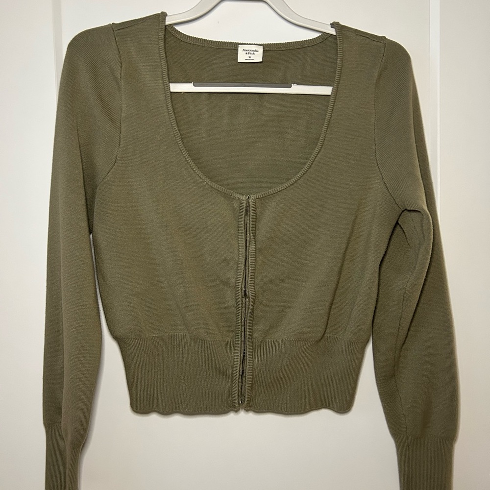 Abercrombie & Fitch sweater